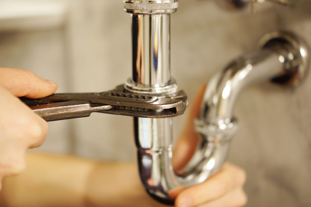 Pipe with water leak