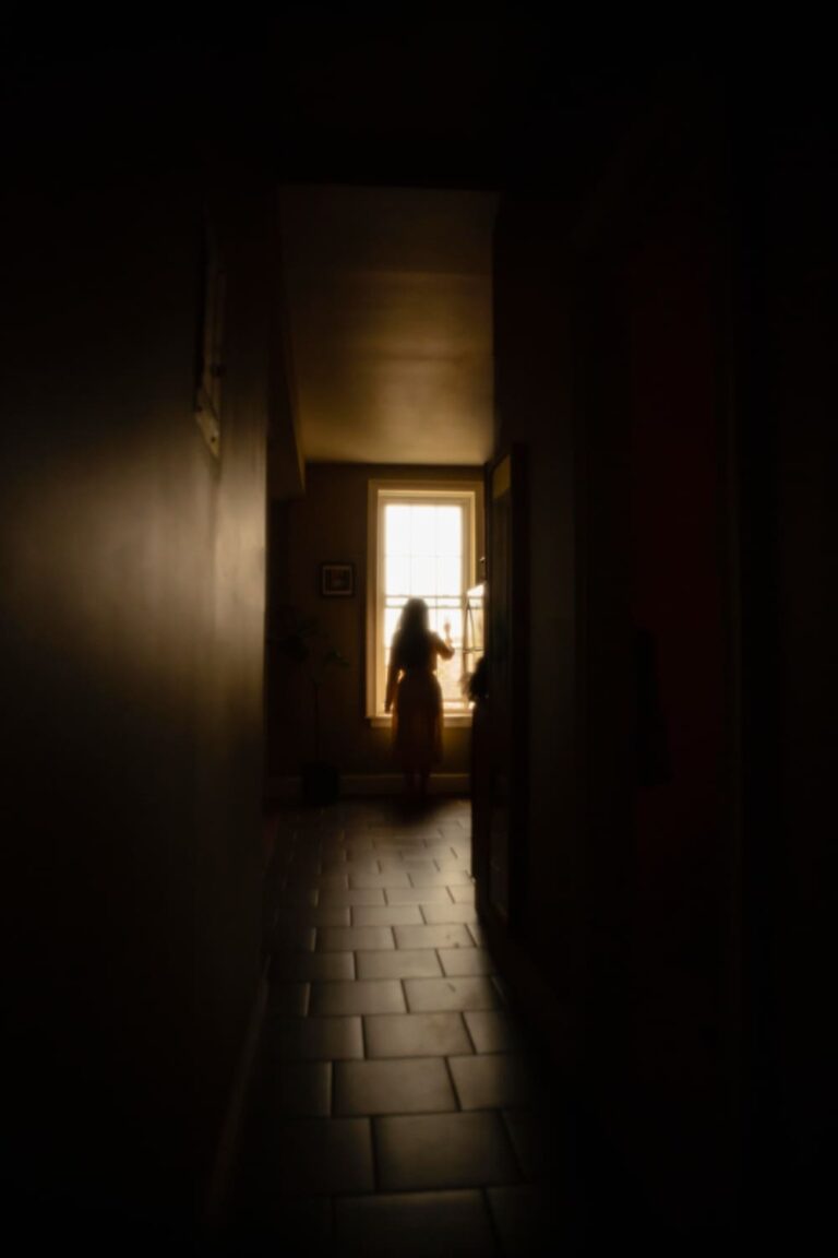 11 Meanings of Hearing Footsteps at Night (Spiritual)