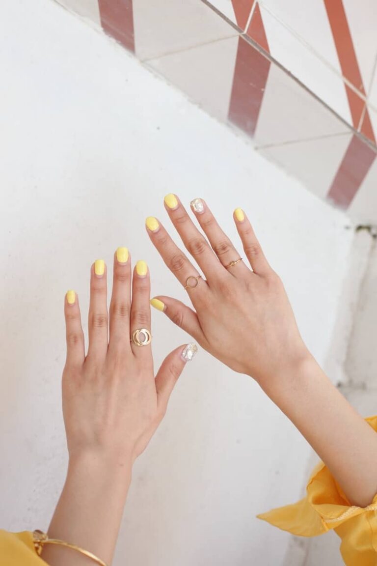 5 Spiritual Meanings Of Wearing Rings On Different Fingers