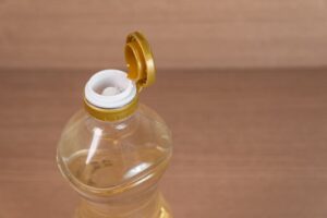 Vinegar Spiritual Meaning: Symbolism and 7 Signs