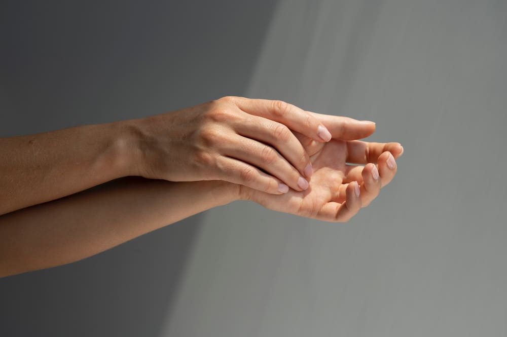 Fingernails Spiritual Meaning Long or Short? Sign!